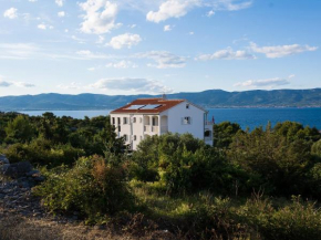 Apartments Vortica, Slatine